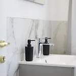 Zona Bocconi - Moderno Bilocale, Ac, Wi-fi Apartamento